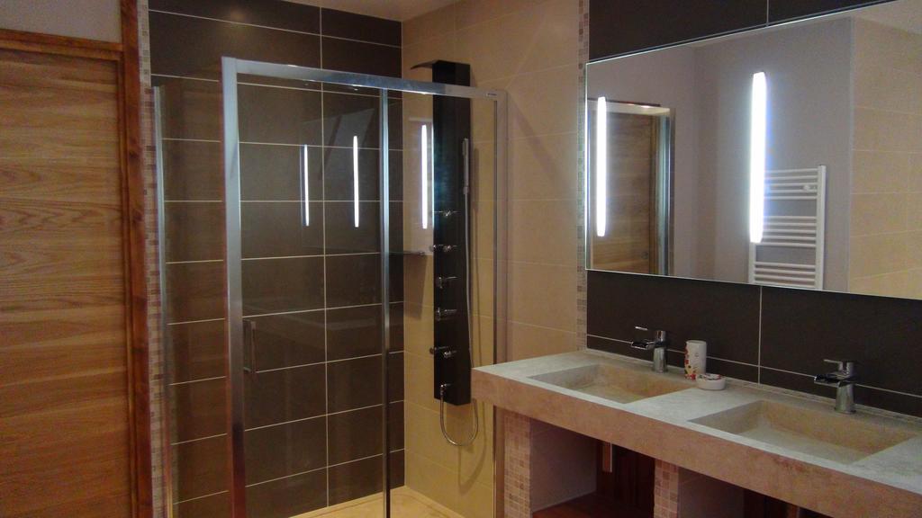Le Clos Des Tilleuls La Vendelee Room photo